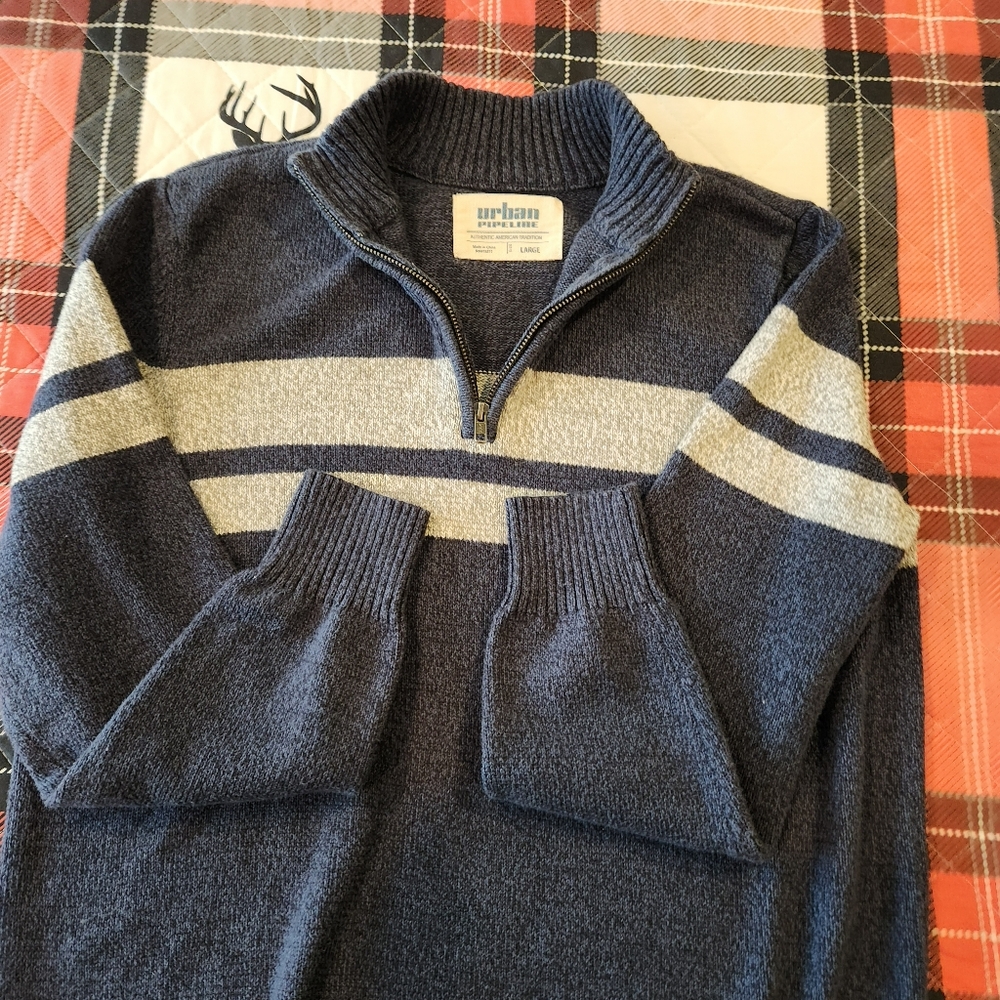 Urban Pipeline~Men's Navy/Gray~Quarter Zip~Sweater - Picture 3 of 10